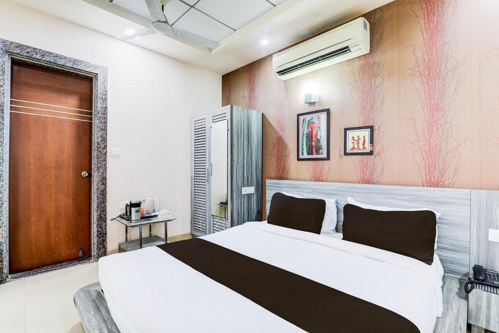 Townhouse Sakura Hotel Lucknow Exterior photo